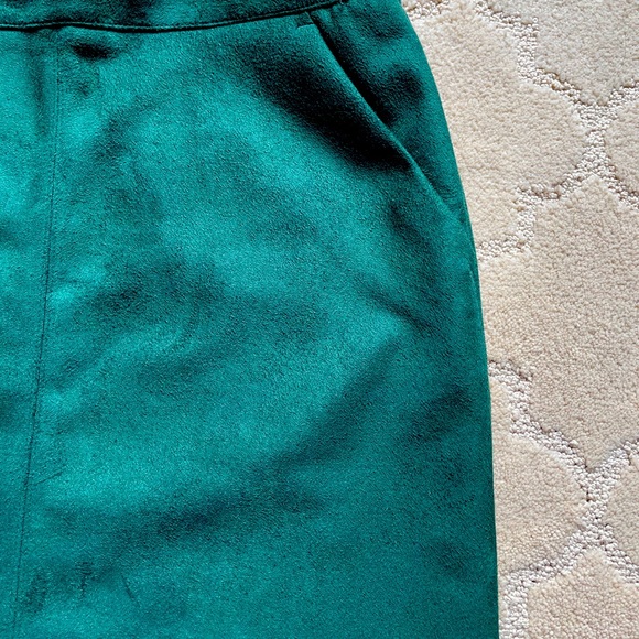 Skirt - Picture 4 of 4